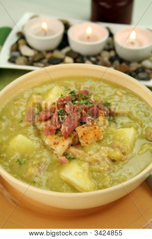 Sopa de presunto e ervilha