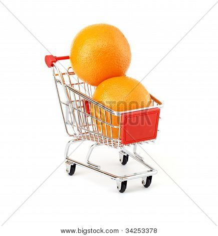 Carrito con frutas onb aislado un fondo blanco