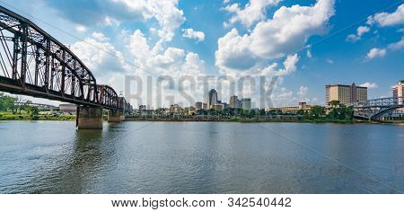 Shreveport, La - October 6, 2019: City Skyline Of Shreveport, Louisiana Along The Red River