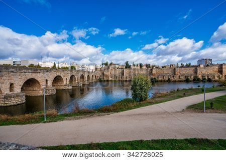 Merida, Spain - November 05, 2019: Puente Romano, The Roman Bridge In Merida. It Is The Longest Surv
