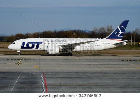Budapest / Hungary - March 27, 2019: Lot Polish Airlines Boeing 787-8 Dreamliner Sp-lrb Passenger Pl