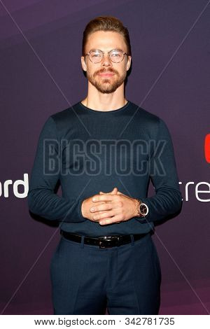 LOS ANGELES - DEC 13:  Derek Hough at the 9th Annual Streamy Awards at the Beverly Hilton Hotel on December 13, 2017 in Beverly Hills, CA
