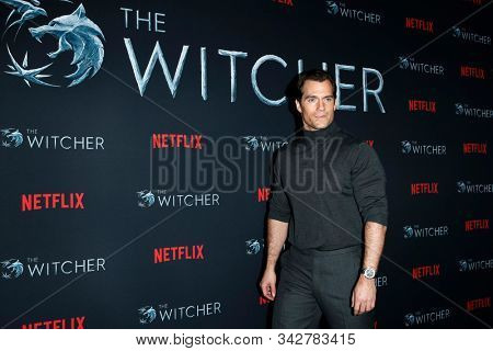 LOS ANGELES - DEC 3:  Henry Cavill at the 