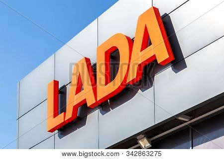 Samara, Russia - April 20, 2019: Lada Dealership Sign On The Office Of Official Dealer. Lada Is A Ru