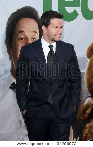LOS ANGELES - kesä 21: Mark Wahlberg saapuu ensi-illassa 