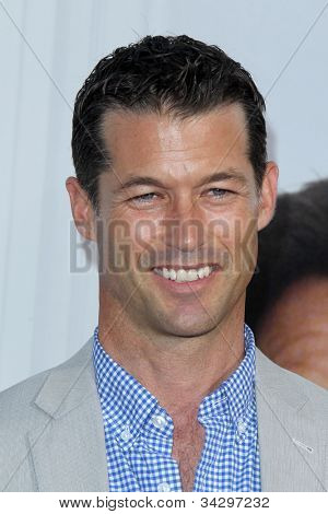 LOS ANGELES - 21 jun: Gesner เซนมาที่โกร 