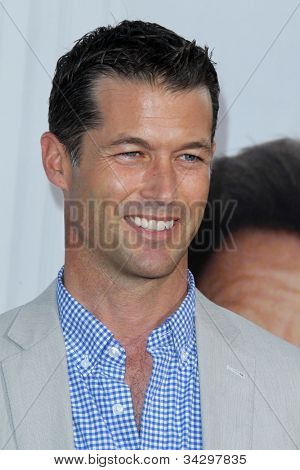 LOS ANGELES - 21 jun: Gesner เซนมาที่โกร 