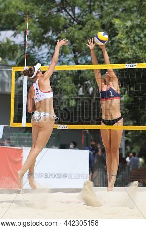 Izmir, Turkey - July 08, 2021: Poland (marcinowska And Lunio) Vs France (dupin And Fabre) Pool Match