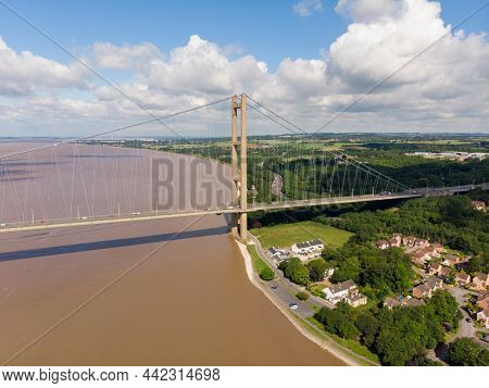 Wide Photo Of The Humber Bridge, Near Kingston Upon Hull, East Riding Of Yorkshire, England, Single-
