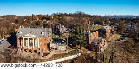 Morgantown, Wv - 12 December 2021: Delta Chi Fraternity House At West Virginia University In Morgant