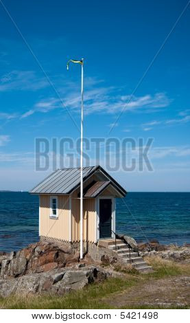 Strand Hut