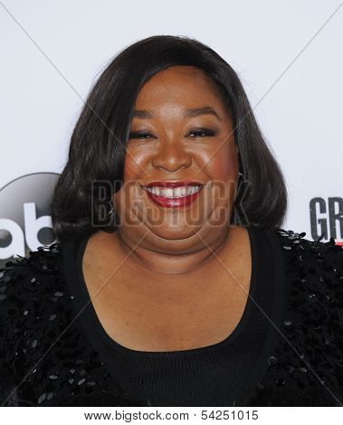 LOS ANGELES - SEP 28:  Shonda Rhimes arrives to 