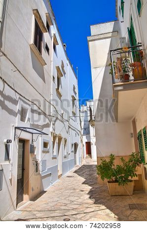 Alleyway. Fasano. Puglia. Italy.