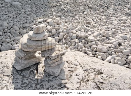 Inuksuk sur la plage de Pierre blanc