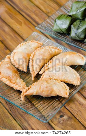 Karipap, Malaysian Fried Puff With Curry Inside
