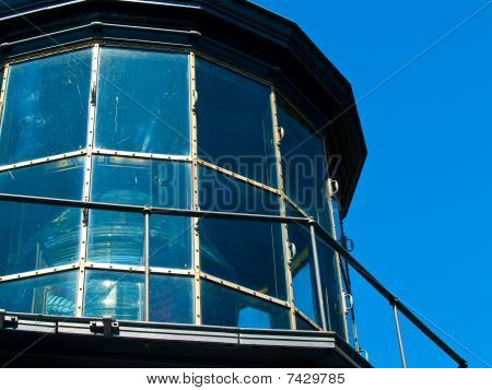 Cupola di vetro del faro Cape Meares sulla costa dell'Oregon