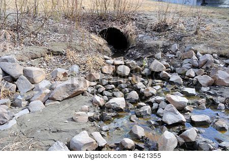Tempesta d'acqua scarico portando primavera deflusso in Alaska
