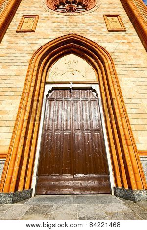 Lombardy    In  The  Cortese   Old   Church  Closed Brick Tower  Italy