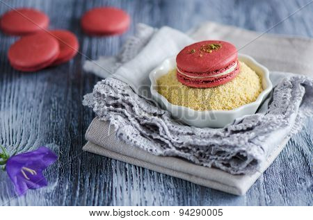 Makarons of chickpeas with pistachio cream