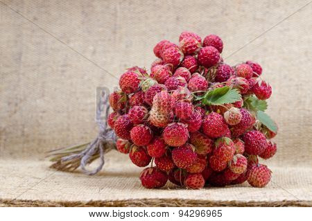 Bouquet of strawberry and tea with cinnamon