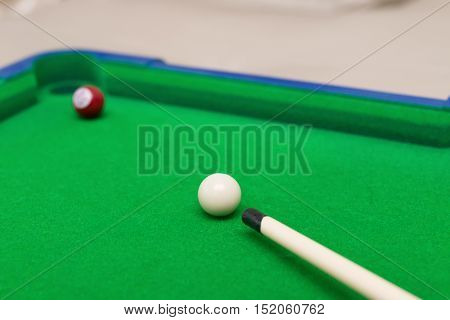 a small snooker toy set for children