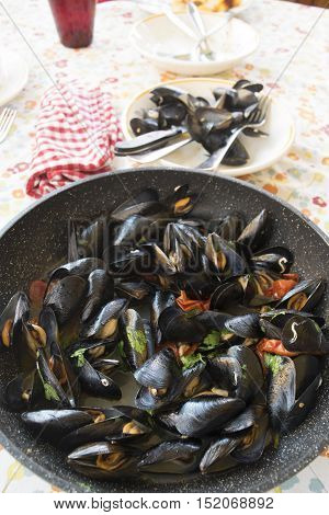 impepata of mussels Neapolitan dish consisting of mussels cooked with tomatoes and seasoned with pepper