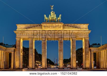 Night view of the Brandenburger Tor in Berlin