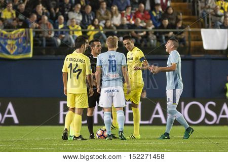 VILLARREAL, SPAIN - OCTOBER 16th: Various players during La Liga soccer match between Villarreal CF and R.C. Celta de Vigo at El Madrigal Stadium on October 16, 2016 in Villarreal, Spain