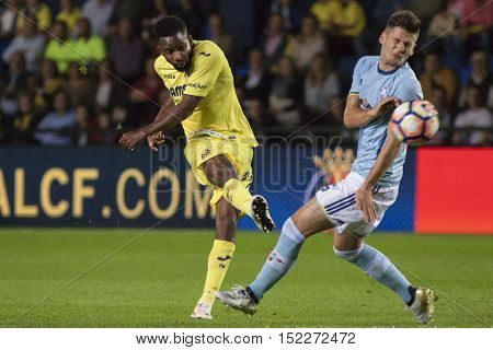 VILLARREAL, SPAIN - OCTOBER 16th: Bakambu with ball during La Liga soccer match between Villarreal CF and R.C. Celta de Vigo at El Madrigal Stadium on October 16, 2016 in Villarreal, Spain
