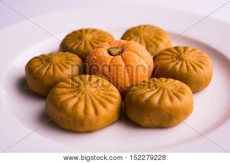 indian sweet pera or pedha,  indian sweet burfi in a plate, diwali sweet food
