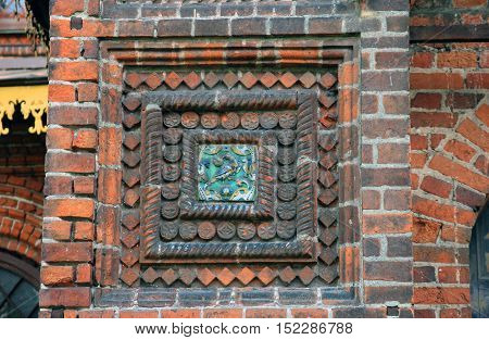building wall decoration in the form of decorative glazed ceramic picture ceramic ornament