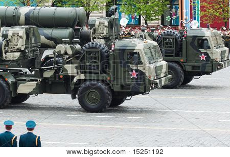 มอสโก - 6 พฤษภาคม: S 400 Triumf ชุดซ้อมพาเหรดทหารบนฉลองครบรอบของชัยชนะใน G