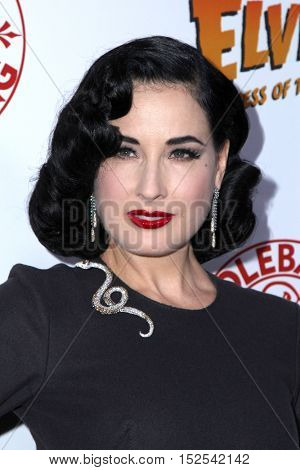 LOS ANGELES - OCT 17:  Dita Von Teese at the 