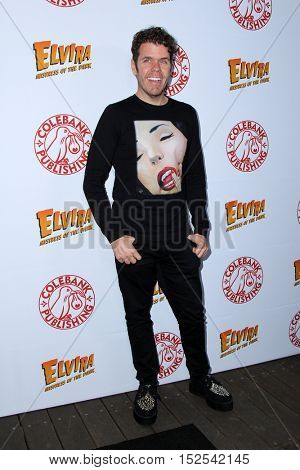 LOS ANGELES - OCT 17:  Perez Hilton at the 