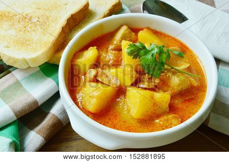 Chicken Mussaman Curry  (Thai food menu) with toast.