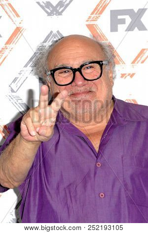 LOS ANGELES - AUG 3:  Danny DeVito at the FX TCA Starwalk - Summer 2018 on the Beverly Hilton Hotel on August 3, 2018 in Beverly Hills, CA