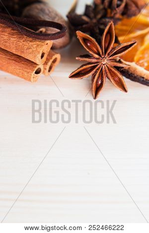 Anise, Cinnamon, Orange And Nutmeg Ingredients