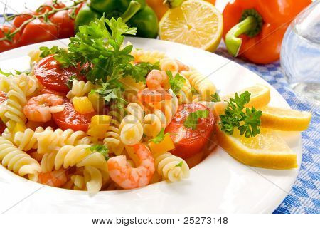 Pastasalade met garnalen