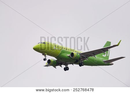 Novosibirsk, Russia - May 2, 2018: Embraer 170-100su Vq-byg S7 Airlines Approaches For Landing At Th