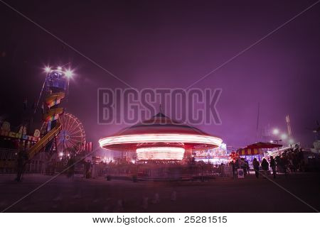 Karneval forlystelser og spil om natten