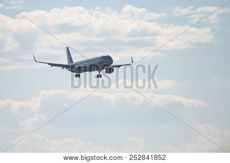 Novosibirsk, Russia - June 7, 2018: Airbus A321-211 Vp-bee Aeroflot Approaches For Landing At The In