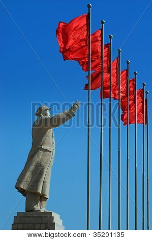 รูปปั้นท่านประธานเหมา