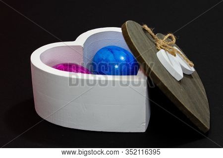 White Wooden Bowl With Buten Easter Eggs