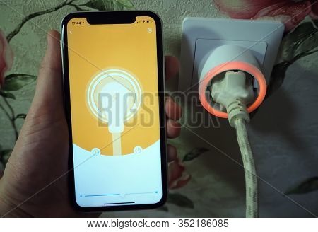 Smart Wi-fi Electrical Outlet. Smart Wi-fi Electrical Outlet