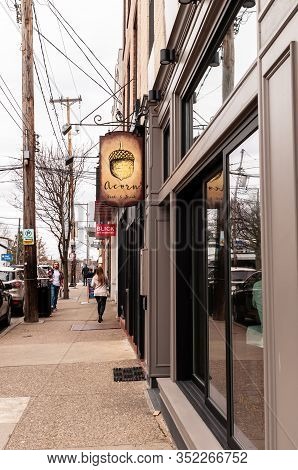 Pittsburgh, Pennsylvania, Usa 2/23/20 The Sign For The Acorn, A Popular Restaurant On Walnut Street 