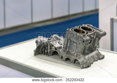 Aluminum Or Alloy Engine Cylinder Block For Automobile Part From High Pressure Die Casting Manufactu