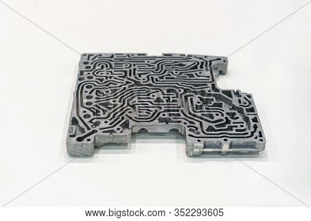 Aluminum Or Alloy Oil Channels Cylinder Head Car Engine Or Pump For Automobile Part From High Pressu