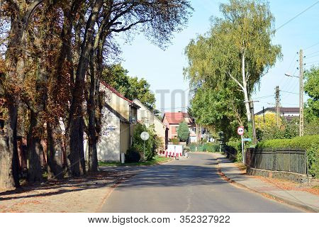 Trzcinsko-zdroj, Poland.8 October 2018. Old Urban Buildings In Town Trzcinsko-zdroj In Western Polan