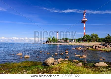The Picturesque Coast Of The Gulf Of Finland. Beautiful Summer View Of The Baltic Sea Coastline, Len