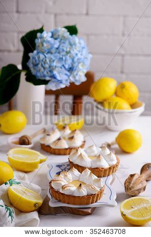 Vegan Lemon Meringue Tart.style Vintage. Selective Focus